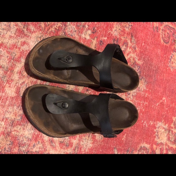 Birkenstock Shoes - Birkenstock Gizeh sandal size 9